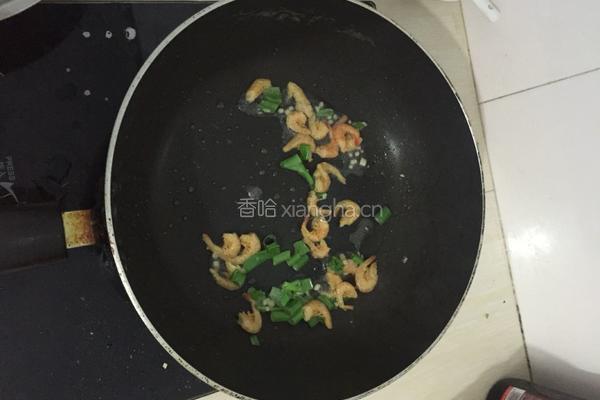 虾仁清汤面的做法图解3