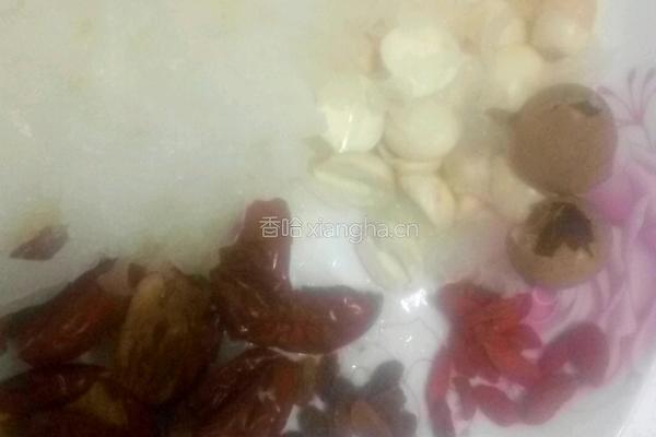 雪耳糖水的做法图解1