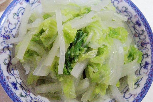 炝拌水煮白菜的做法图解2