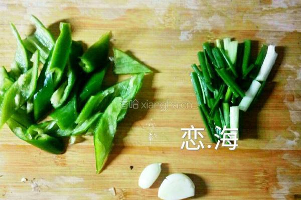 青椒炒鸭肉的做法图解3