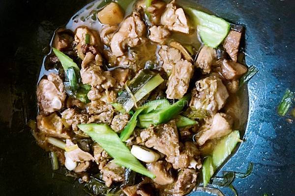 青椒炒鸭肉的做法图解6