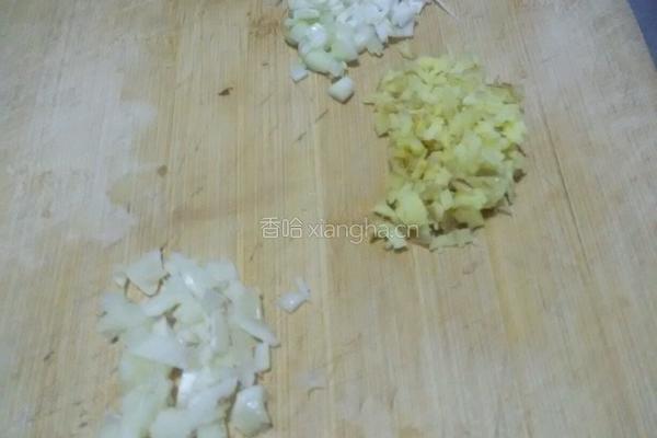 尖椒土豆炒肉丝的做法图解1