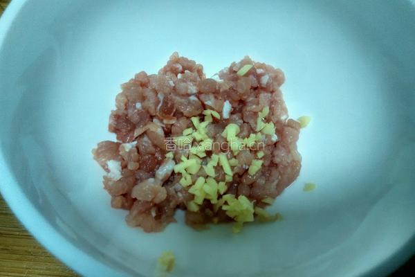 土豆丁盖浇饭的做法图解1