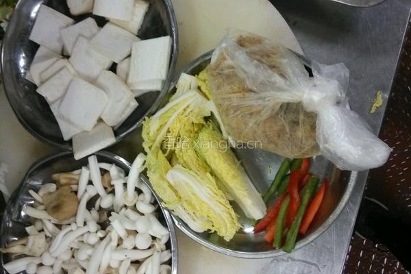 西施豆腐烩菌菇的做法图解1