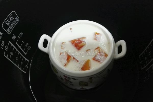 电饭锅木瓜炖牛奶的做法图解6