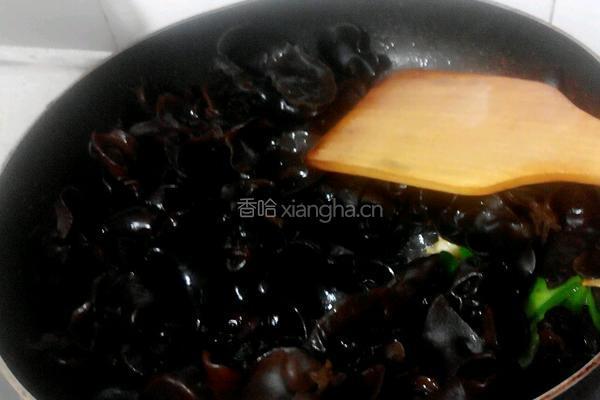 葱烧木耳的做法图解7