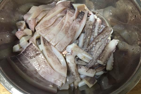 孜然鱿鱼的做法图解2