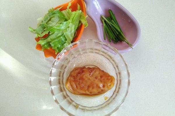 葱油鸡丝拌面的做法图解2