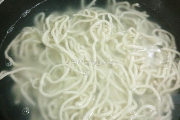 芝麻酱拌面的做法图解2