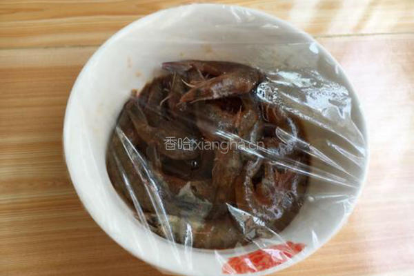 微波番茄虾的做法图解5