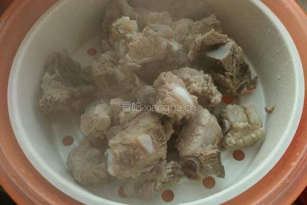 排骨土豆炖豆角的做法图解2