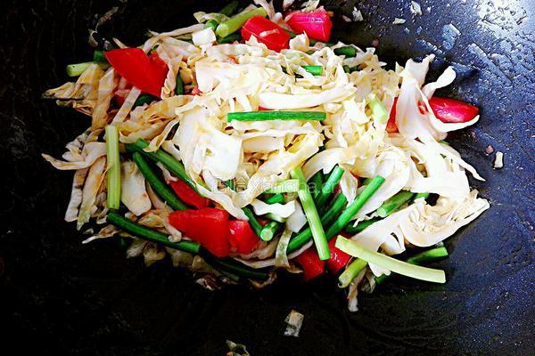 素菜炒面的做法图解3
