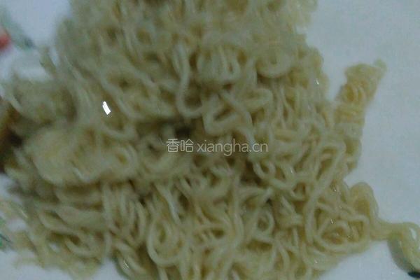 番茄鸡蛋炸酱面的做法图解4