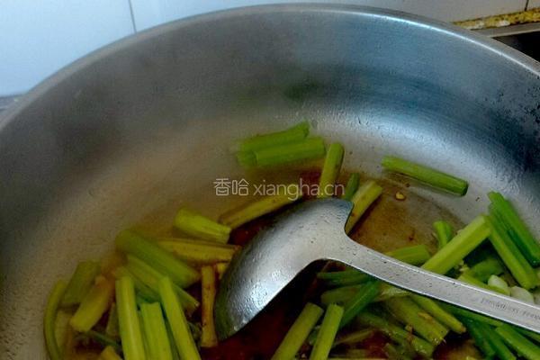 干煸鱿鱼丝的做法图解7