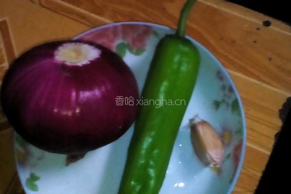 清炒洋葱的做法图解1