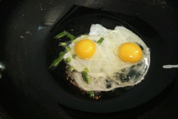 豆瓣酱蛋炒饭的做法图解2