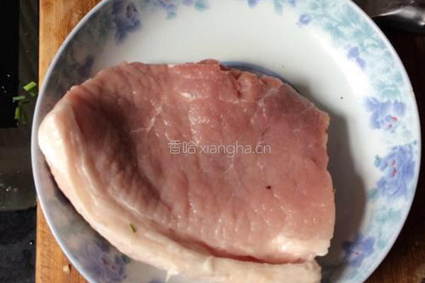 香菇猪肉饺子的做法图解1
