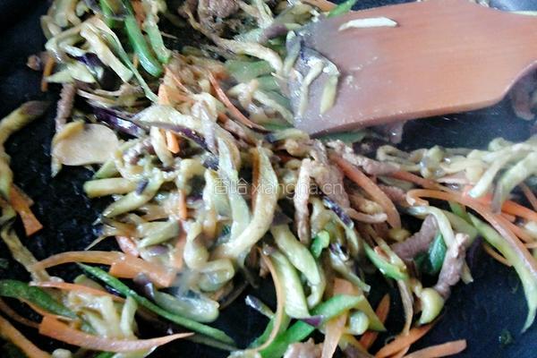 茄子炒肉丝的做法图解11