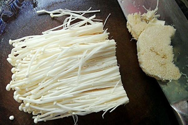 剁椒蒸金针菇的做法图解1