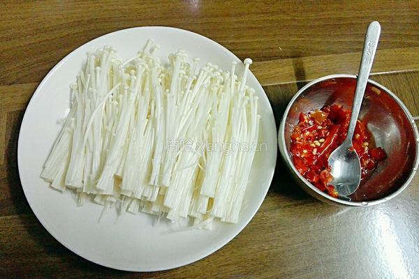 剁椒蒸金针菇的做法图解3