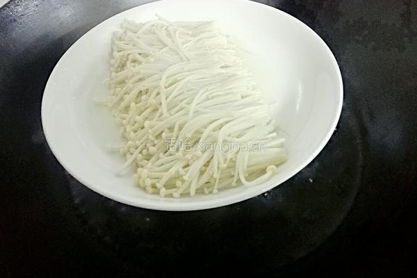 剁椒蒸金针菇的做法图解5