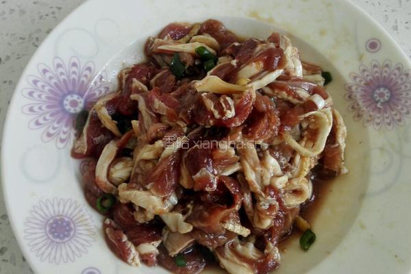 爆炒羊肉圆葱的做法图解3