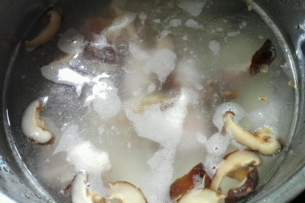 香菇鸡肉粥的做法图解3