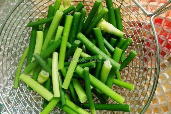 莴笋蒜苔炒鸡蛋的做法图解4