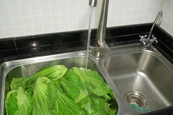 脆口酸菜的做法图解1
