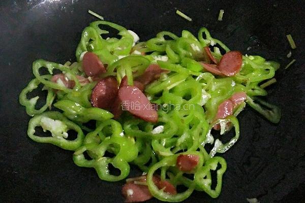 青椒炒鸡蛋火腿片的做法图解5