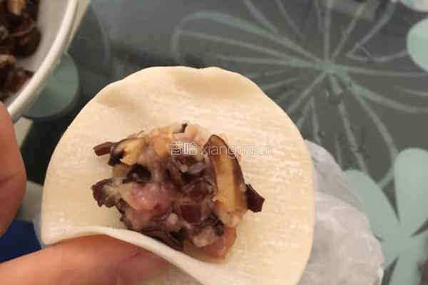 香菇木耳饺子的做法图解3