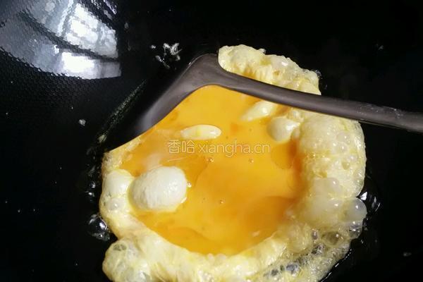 西瓜皮炒鸡蛋的做法图解4