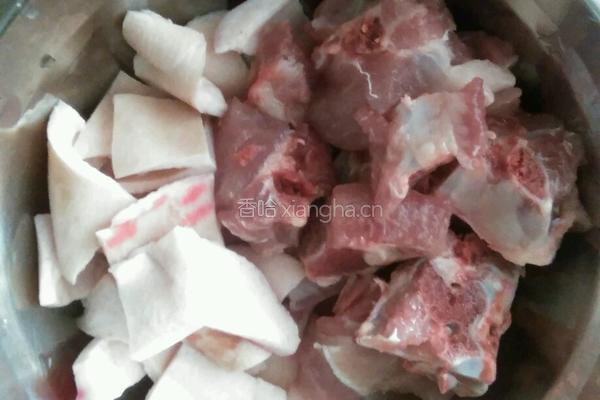 土茯苓山药排骨汤的做法图解2