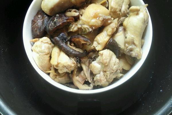 鸡肉炖蘑菇的做法图解9