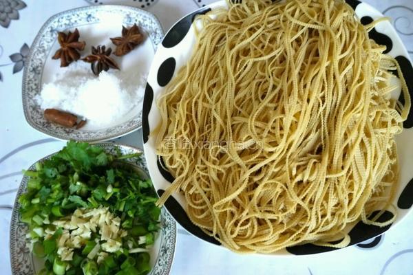 拌干豆腐丝的做法图解1