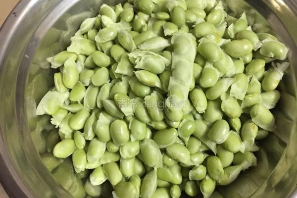 肉丝炒毛豆的做法图解1