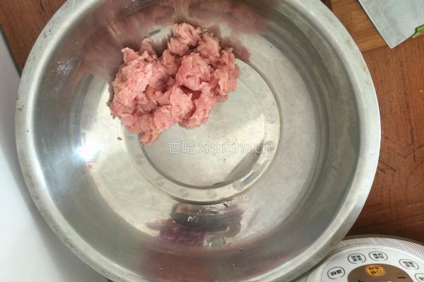 猪肉韭菜鸡蛋水饺的做法图解3
