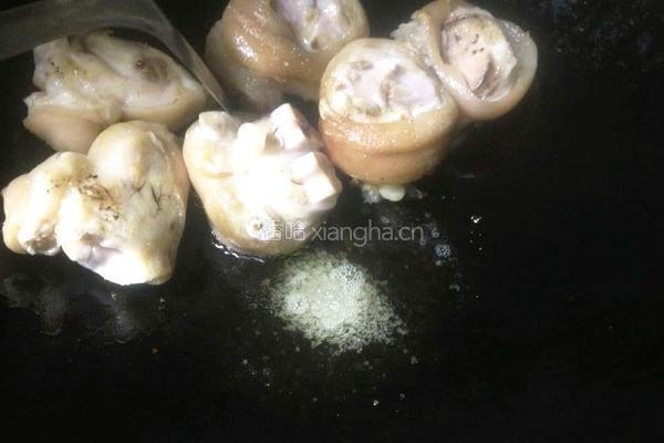 花生炖猪蹄的做法图解10