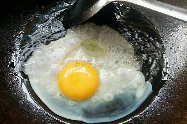 菠菜鸡蛋面的做法图解1