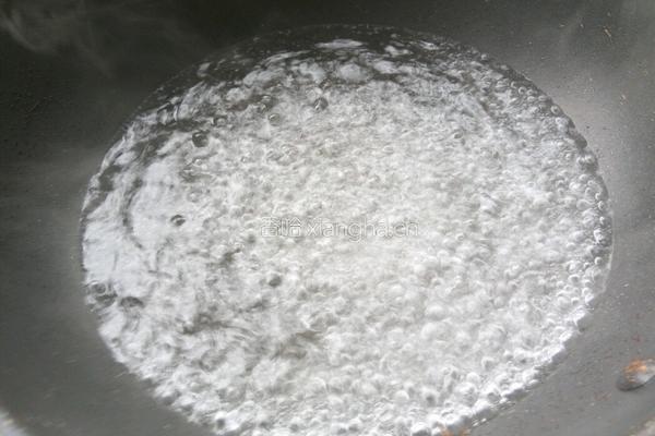 玉米莲藕排骨汤的做法图解7