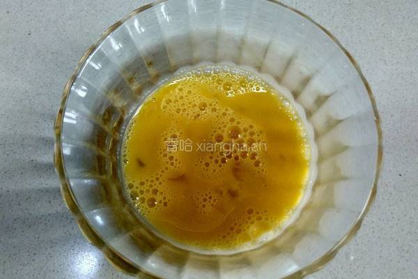 茼蒿炒鸡蛋的做法图解2