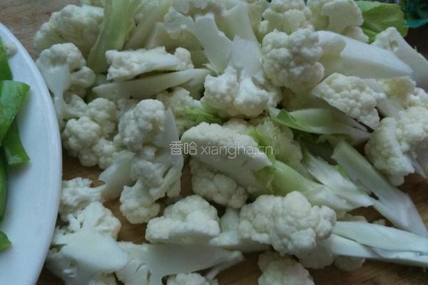 辣椒炒花菜的做法图解3