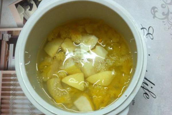 冰糖银耳雪梨汤的做法图解4