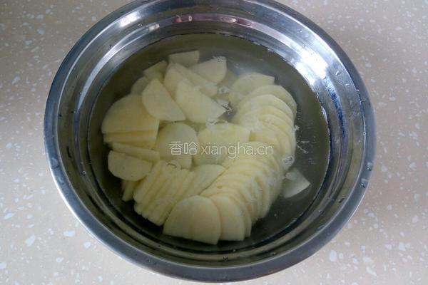 彩椒土豆片的做法图解2