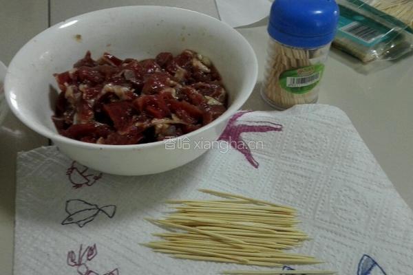 孜然牙签牛肉的做法图解2