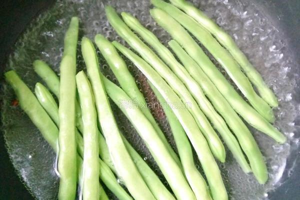 干煸芸豆的做法图解2