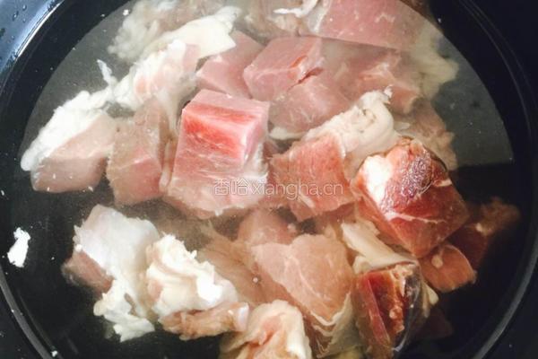 土豆炖羊肉的做法图解2