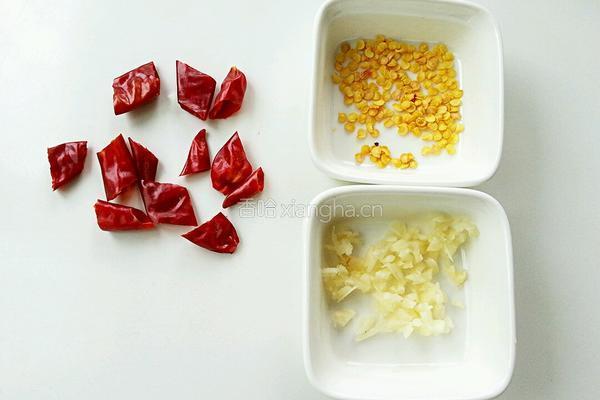 芝香椒油西葫芦的做法图解2