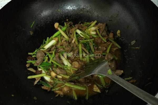 芹菜炒鸡杂的做法图解4