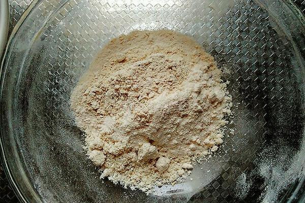 补气固脾八宝粥的做法图解2